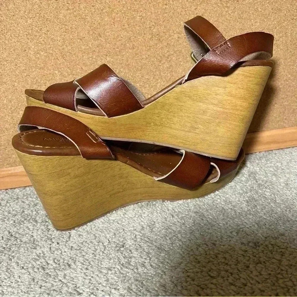 american eagle platform sandals Brown Wedge Heel Women’s Size 8 - Picture 3 of 10